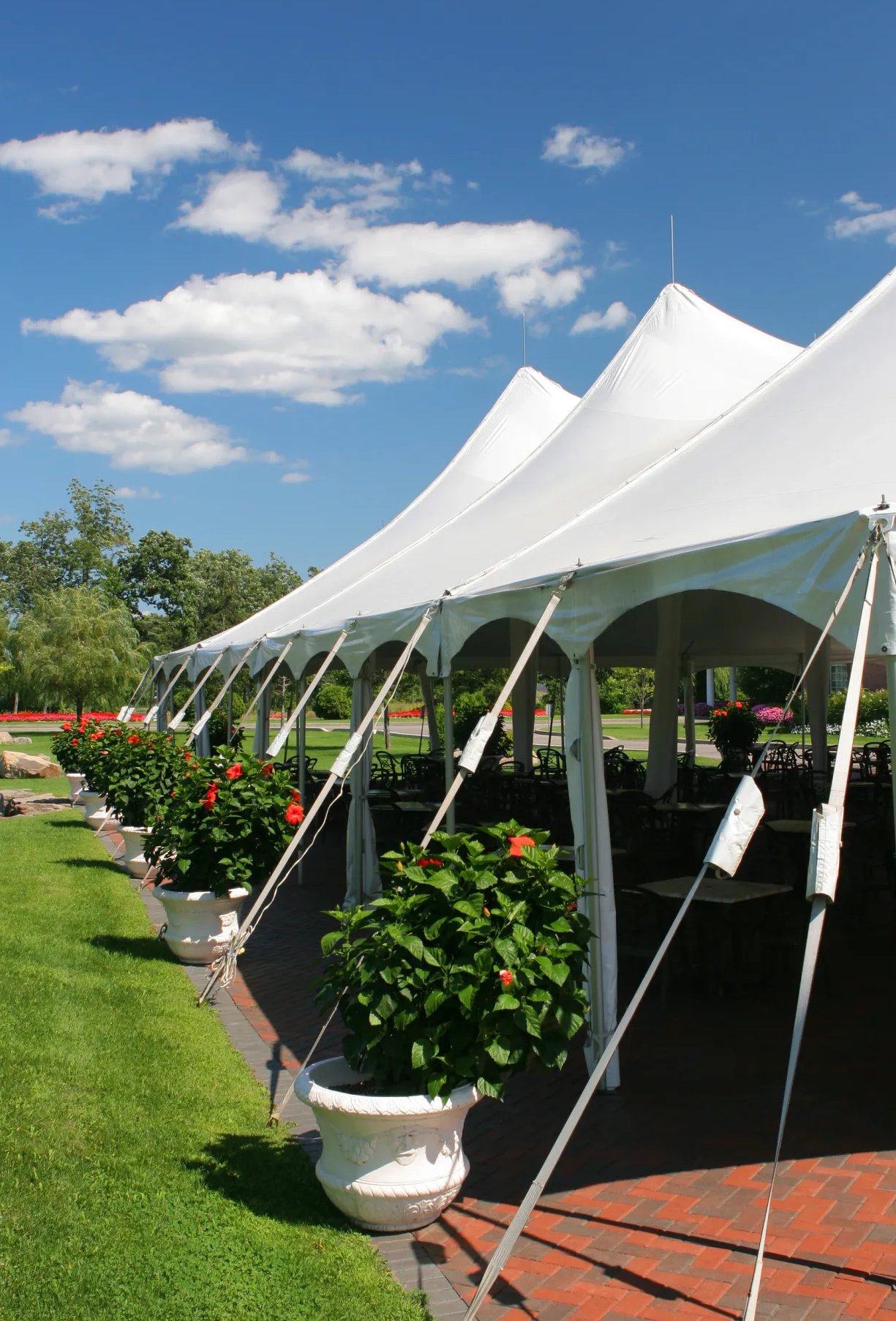 How to Choose the Right Tent Size for Your Event